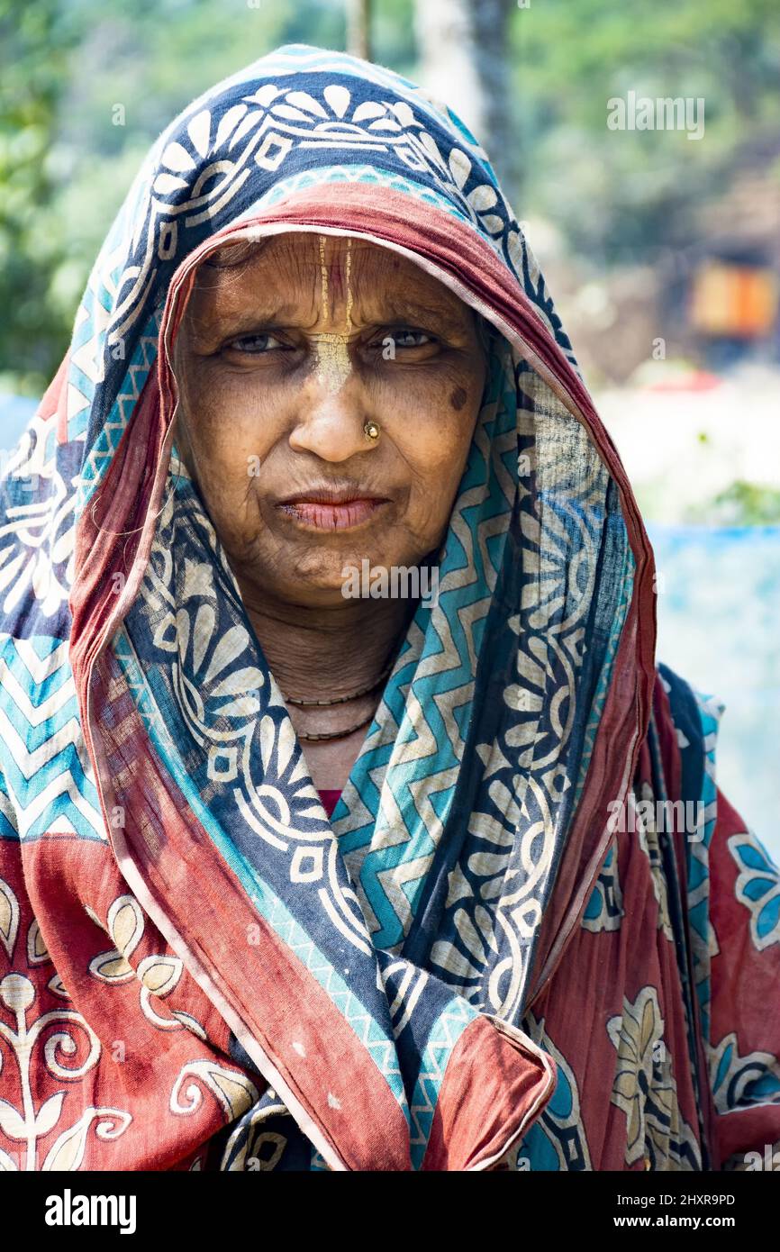 Satkhira, Bangladesh - 31 gennaio 2017 - Vecchia donna indù Portrai Foto Stock