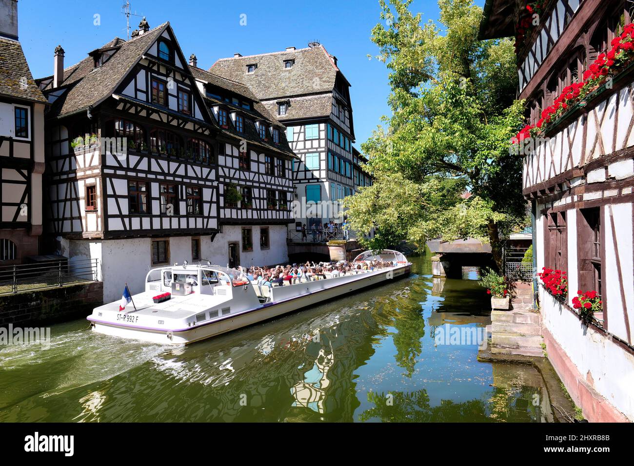 Francia, Strasburgo, il centro storico dichiarato Patrimonio dell'Umanità dall'UNESCO, la Petite France, intorno a piazza Benjamin Zix. Foto Stock