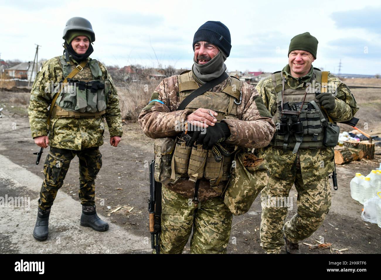 REGIONE DI ZAPORIZHZHIA, UCRAINA - 11 MARZO 2022 - i militari delle forze armate ucraine sono in servizio nella regione di Zaporizhzhia, nel sud-est dell'Ucraina. Foto Stock