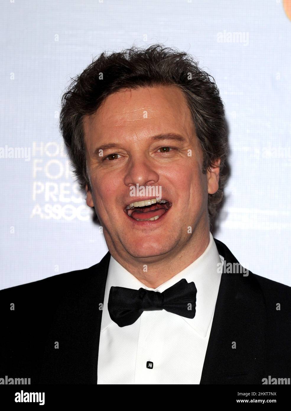 Colin Firth nella sala stampa della cerimonia del Golden Globe Awards del 68th, tenutasi presso il Beverly Hilton Hotel di Los Angeles, CA, USA Foto Stock