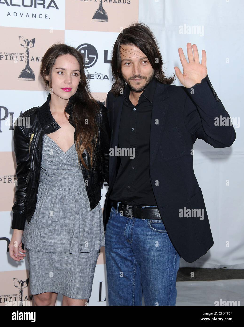 Diego Luna e Camila Sodi al Film Independent Spirit Awards 26th a Santa Monica, California, il 26 febbraio 2011. Foto Stock