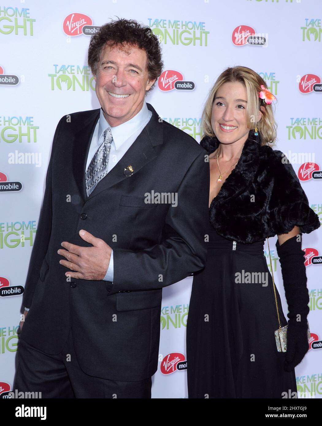 Barry Williams durante la Take Me Home Tonight Premiere al Regal Cinemas L.A. Live, a Los Angeles, California Foto Stock