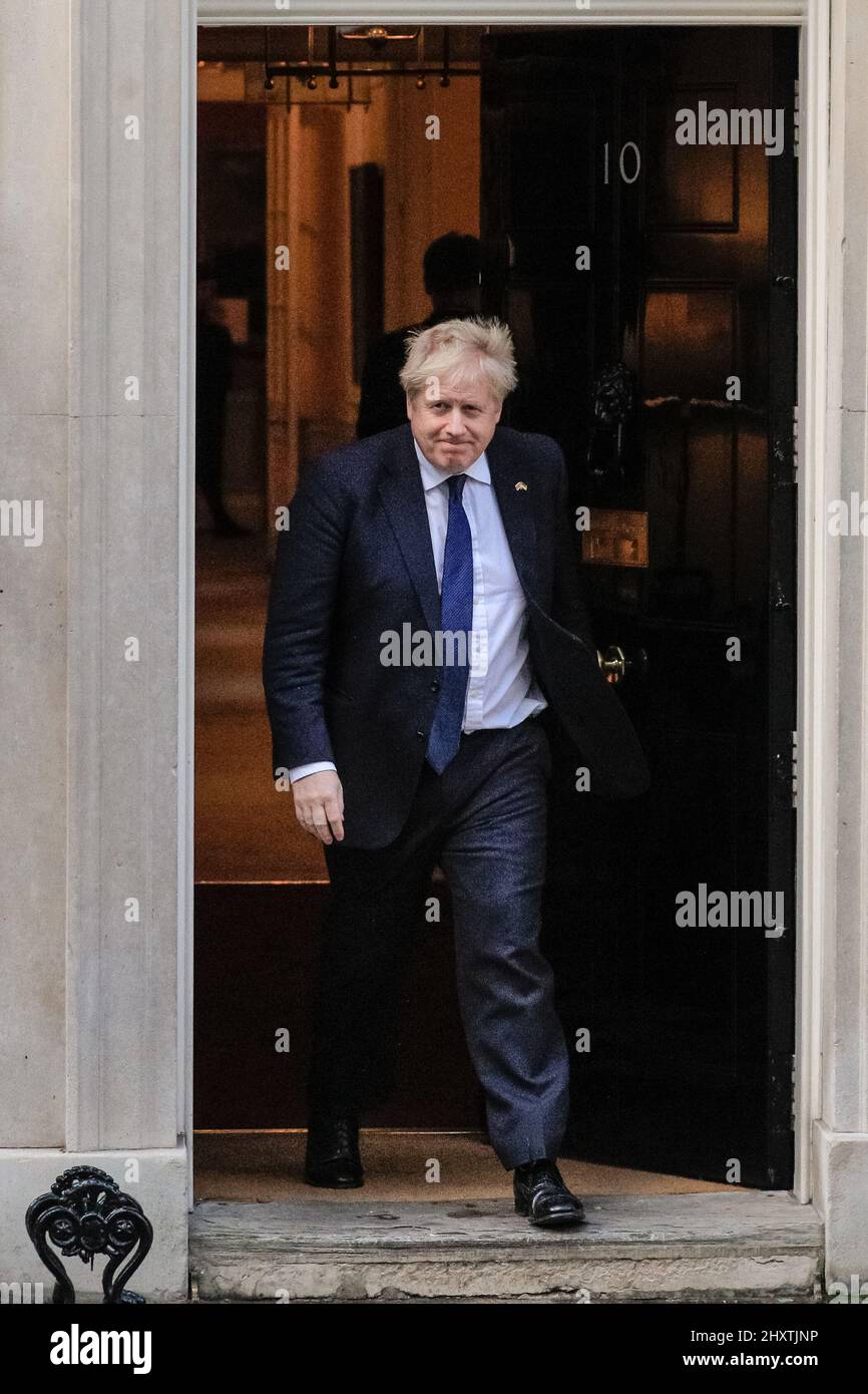 Londra, Regno Unito. 14th Mar 2022. Il British PM Boris Johnson dà il benvenuto al primo ministro lettone Arturs Krišjānis Kariņš al 10 Downing Street per i colloqui, prima del vertice dei leader nordici e baltici Johnson sarà ospite questa settimana. Credit: Imagplotter/Alamy Live News Foto Stock