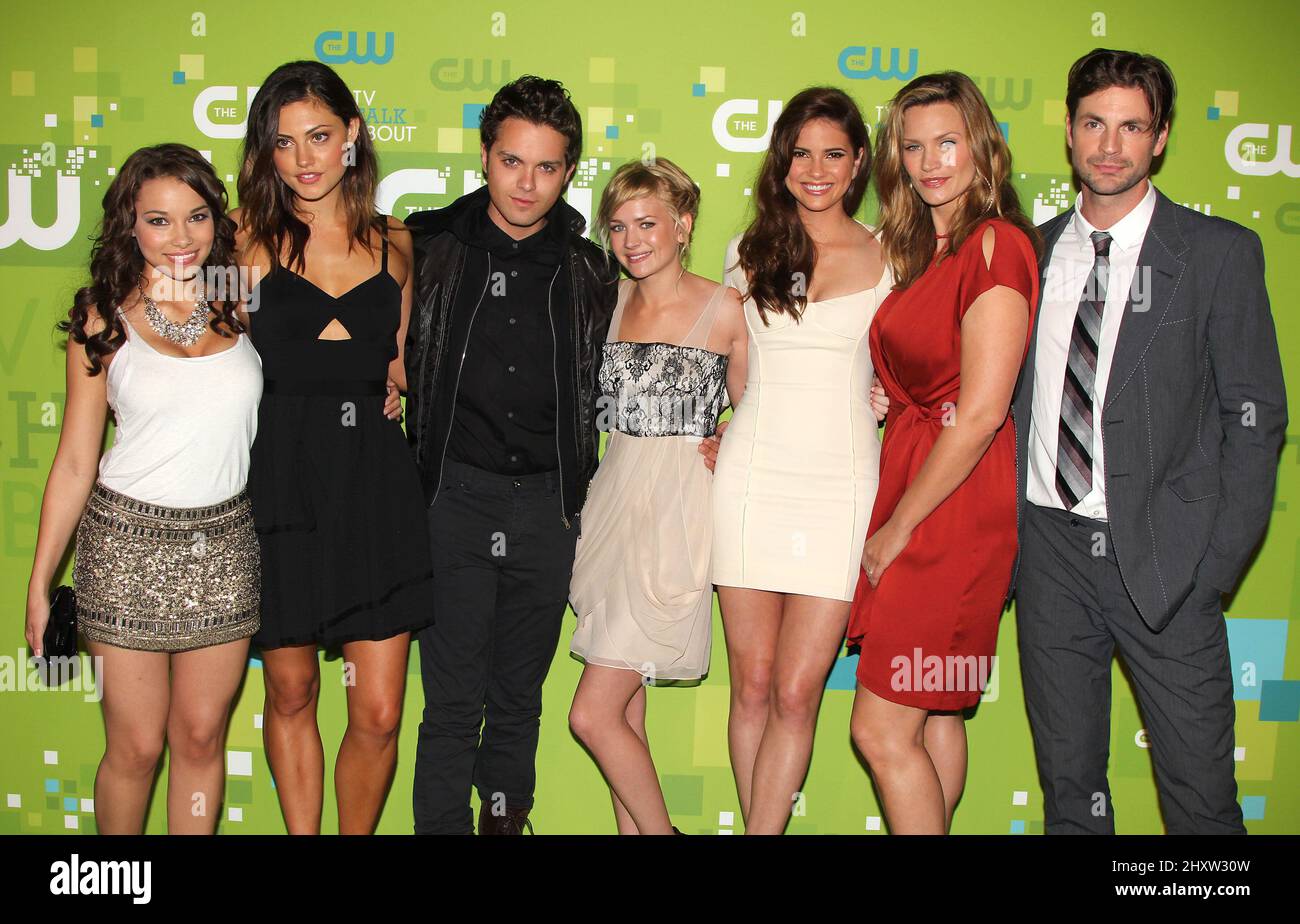 Jessica Parker Kennedy, Phoebe Jane Tonkin, Thomas Dekker, Britt Robertson, Natasha Henstridge e Gale Harold partecipa alla '2011 CW Upfront Presentation', che si tiene presso il Jazz Lincoln Center di New York Foto Stock