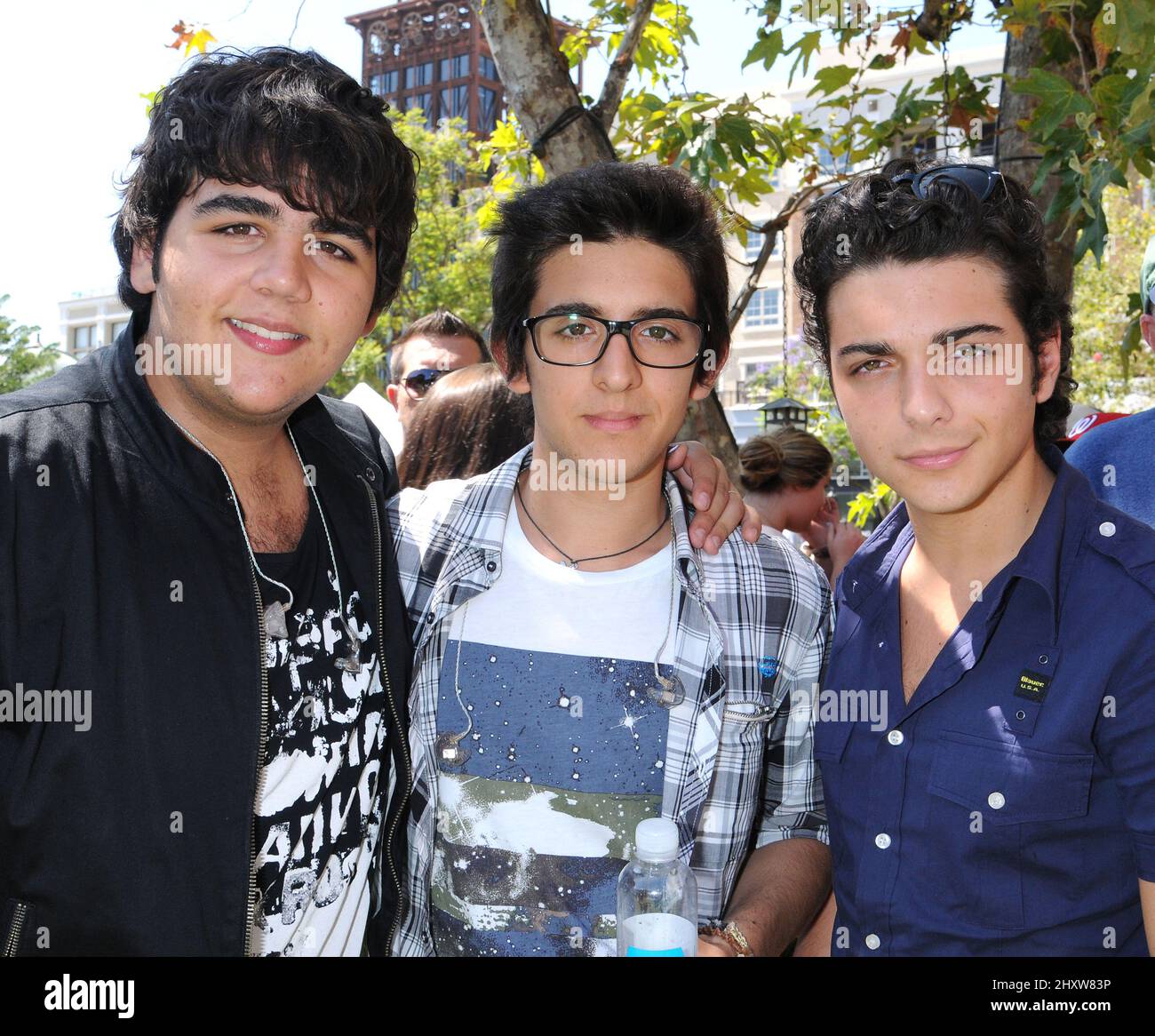Piero Barone, Gianluca Ginoble e Ignazio Boschetto di il volo all'americana a Brand di Glendale, USA. Foto Stock