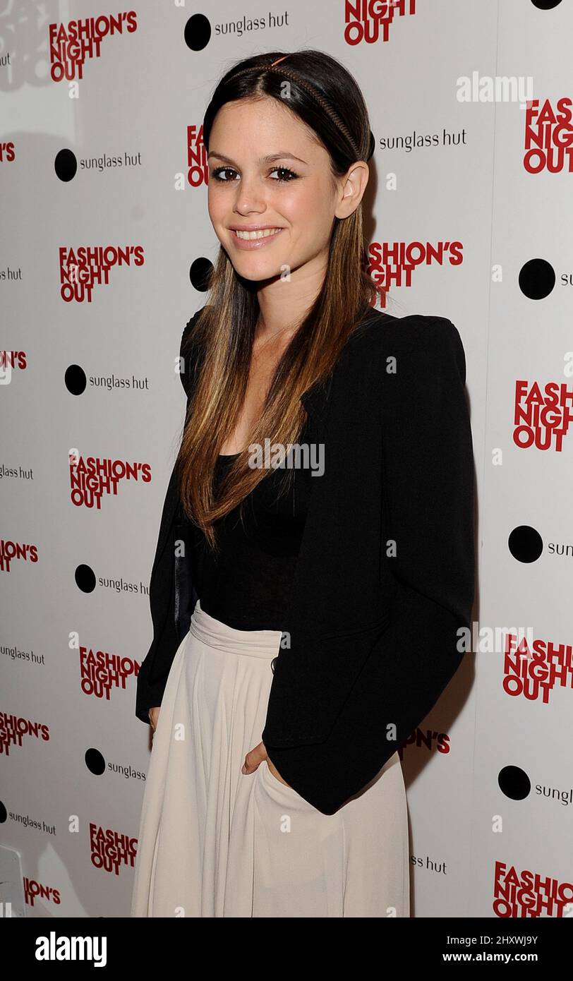 Rachel Bilson durante la 'Fashion's Night out' al Sunglass Hut ospitato al Beverly Center, California Foto Stock