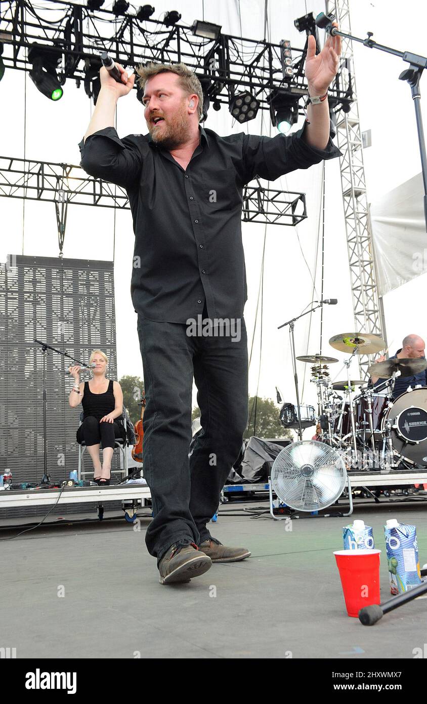 Guy Garvey of Elbow si esibisce dal vivo sul palco al decimo festival musicale annuale di Austin City Limits, che si svolge presso lo Zilker Park in Texas, USA. Foto Stock