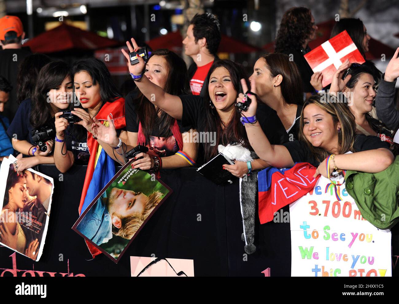 Tifosi che partecipano alla prima di 'The Twilight Saga: Breaking Dawn - Part 1' a Los Angeles, USA. Foto Stock