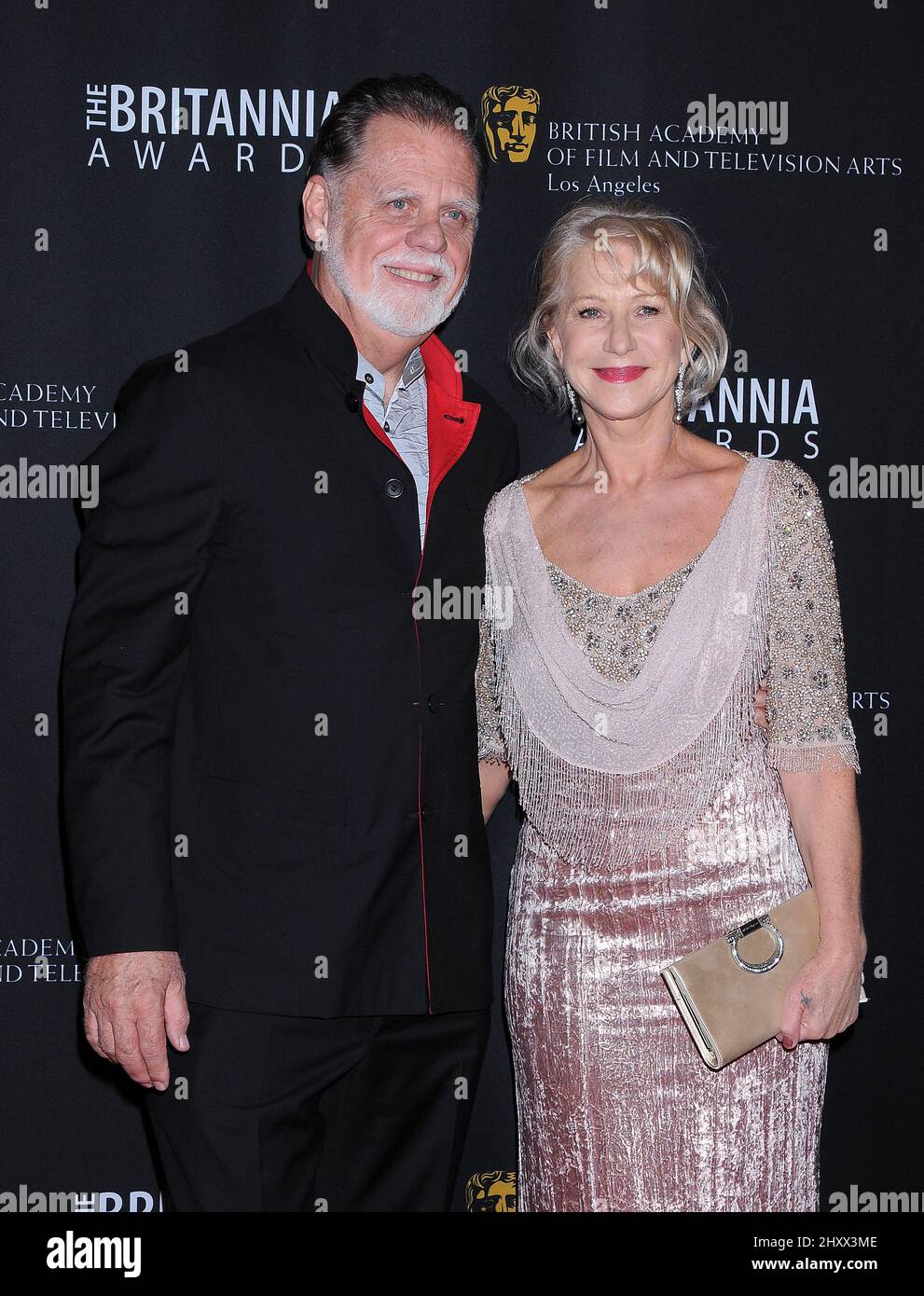 Taylor Hackford ed Helen Mirren partecipano al BAFTA Los Angeles 2011 Britannia Awards, che si tiene al Beverly Hilton Hotel di Los Angeles, USA. Foto Stock