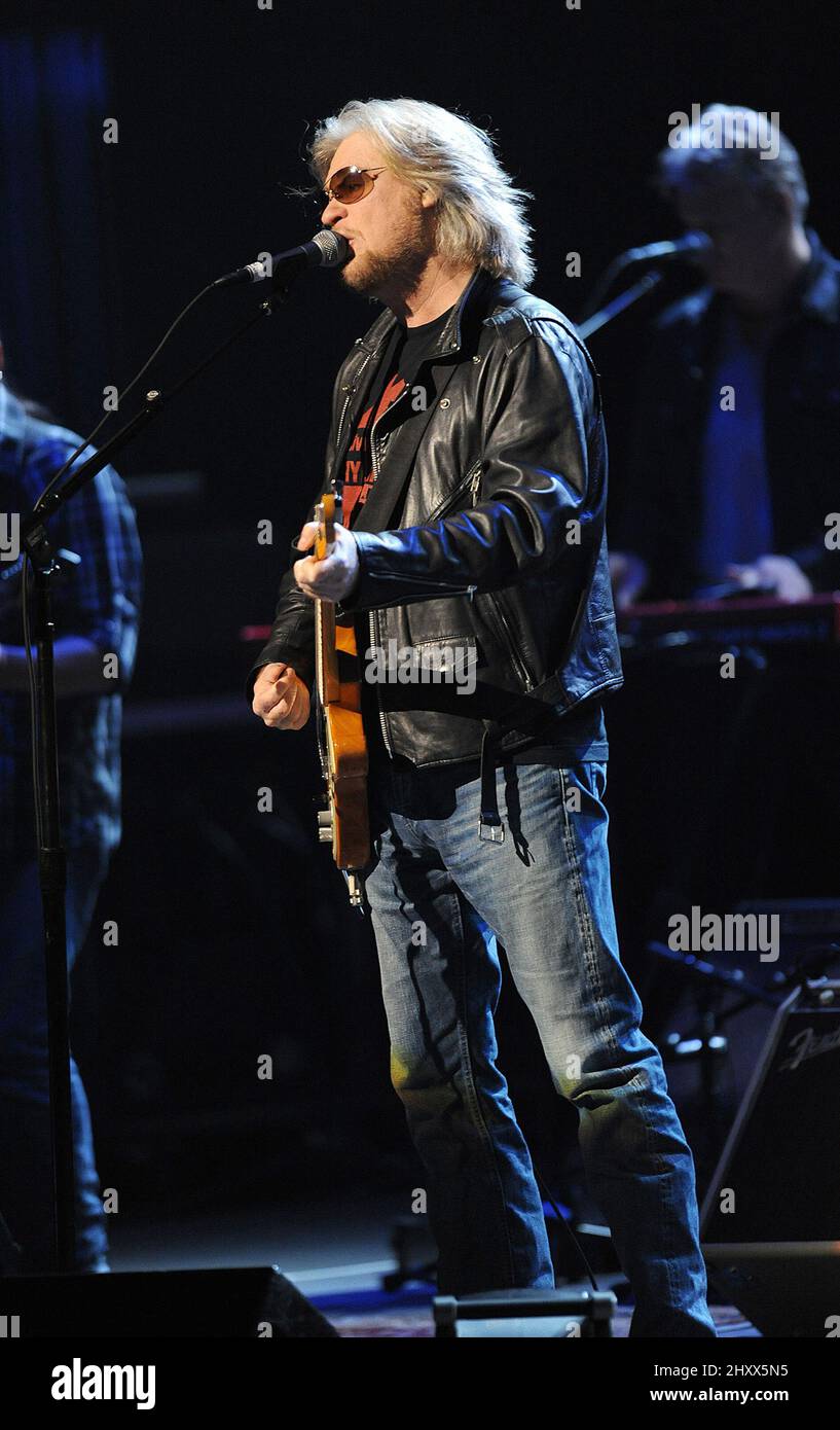 Daryl Hall of Hall and Oates si esibisce durante il tour del 2011 che si è fermato al Durham Performing Arts Center, North Carolina Foto Stock