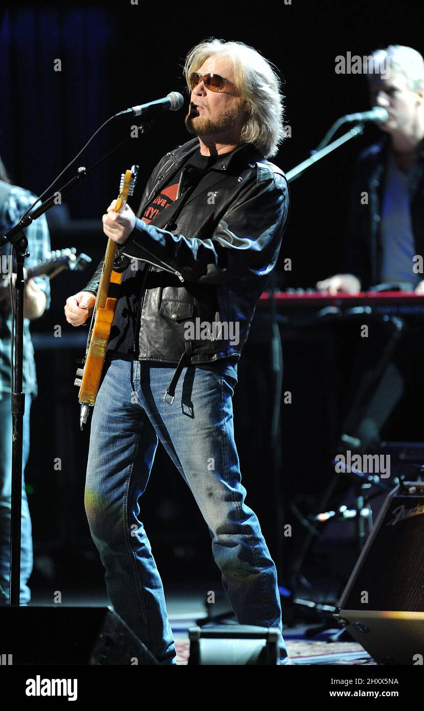 Daryl Hall of Hall and Oates si esibisce durante il tour del 2011 che si è fermato al Durham Performing Arts Center, North Carolina Foto Stock