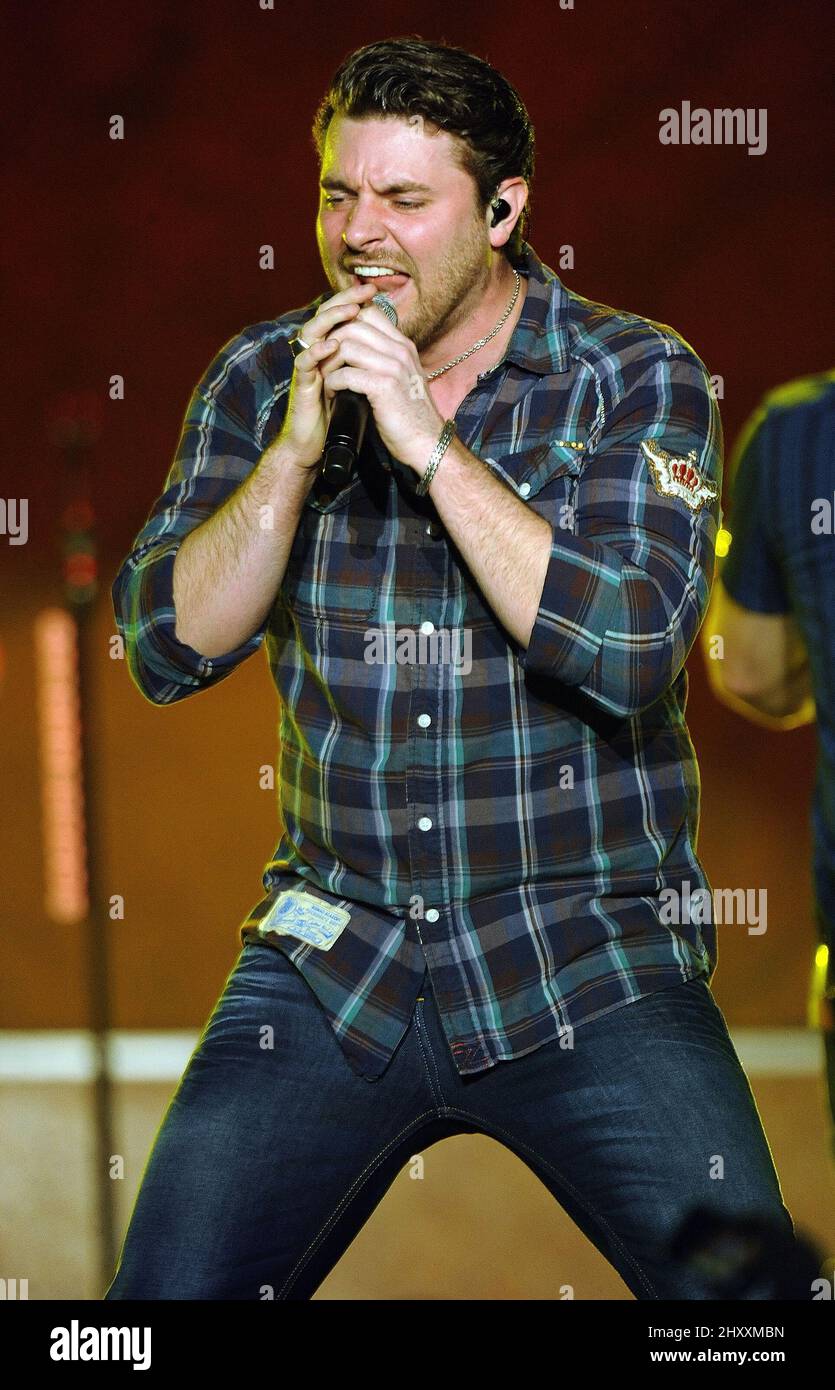 Chris Young durante il 'on Fire Tour' 2012 al Crown Coliseum North Carolina Foto Stock