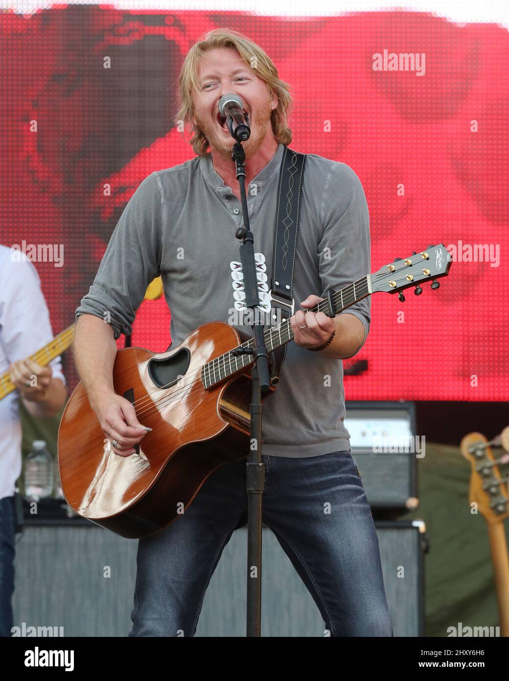 26 maggio 2012 Baton Rouge, La. Phillip Sweet of Little Big Town Bayou Country Superperfest tenuto presso lo stadio LSU Tiger Foto Stock