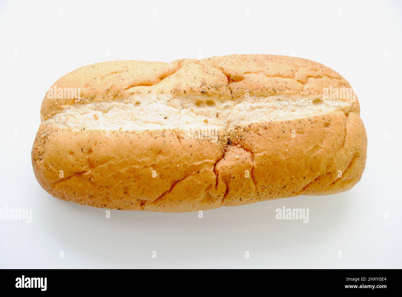 Un nuovo filone di pane italiano su bianco Foto Stock
