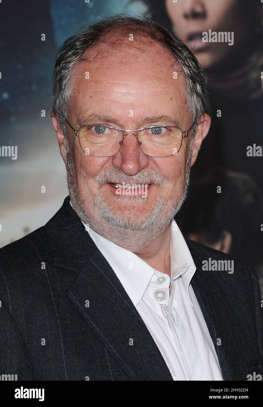 Jim Broadbent partecipa alla prima "Cloud Atlas" tenutasi al Grauman's Chinese Theatre di Los Angeles, USA. Foto Stock