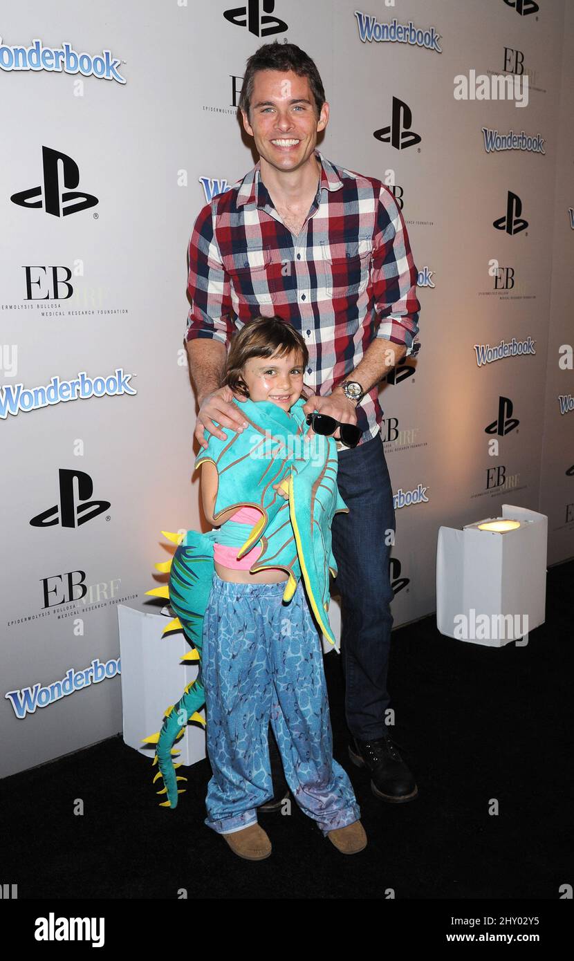 James Marsden e Mary Marsden hanno partecipato al Wonderbook Halloween Party di PlayStation tenutosi alla "PlayStation Enchanted Forest" di Los Angeles. Foto Stock