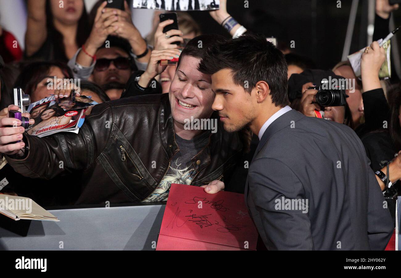 Taylor Lautner alla prima mondiale 'Twilight Saga Breaking Dawn Part II' - Los Angeles. Foto Stock