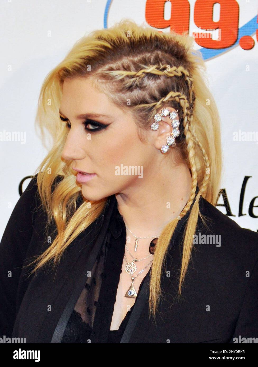KE$ha che partecipa alla Hot 99,5 Jingle Ball a Washington DC. Foto Stock