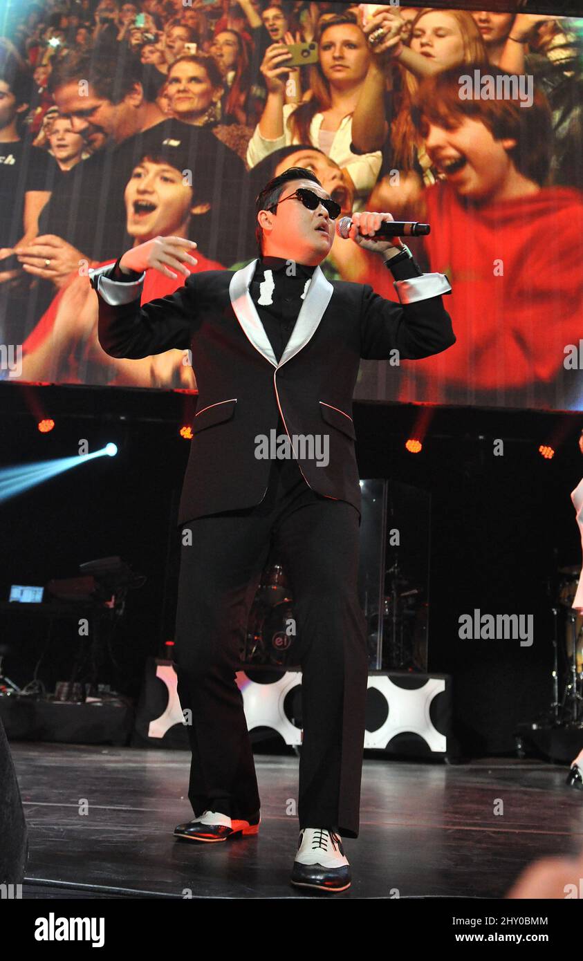 PSY che si esibisce alla Hot 99,5 Jingle Ball a Washington DC. Foto Stock