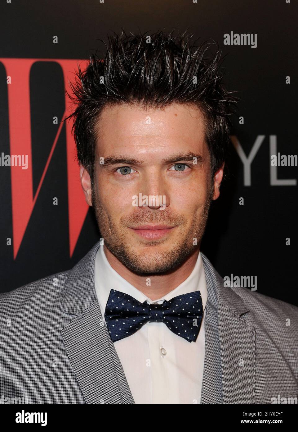 Charlie Weber partecipa al 'W and Guess celebra 30 anni di moda e film' a West Hollywood, California. Foto Stock