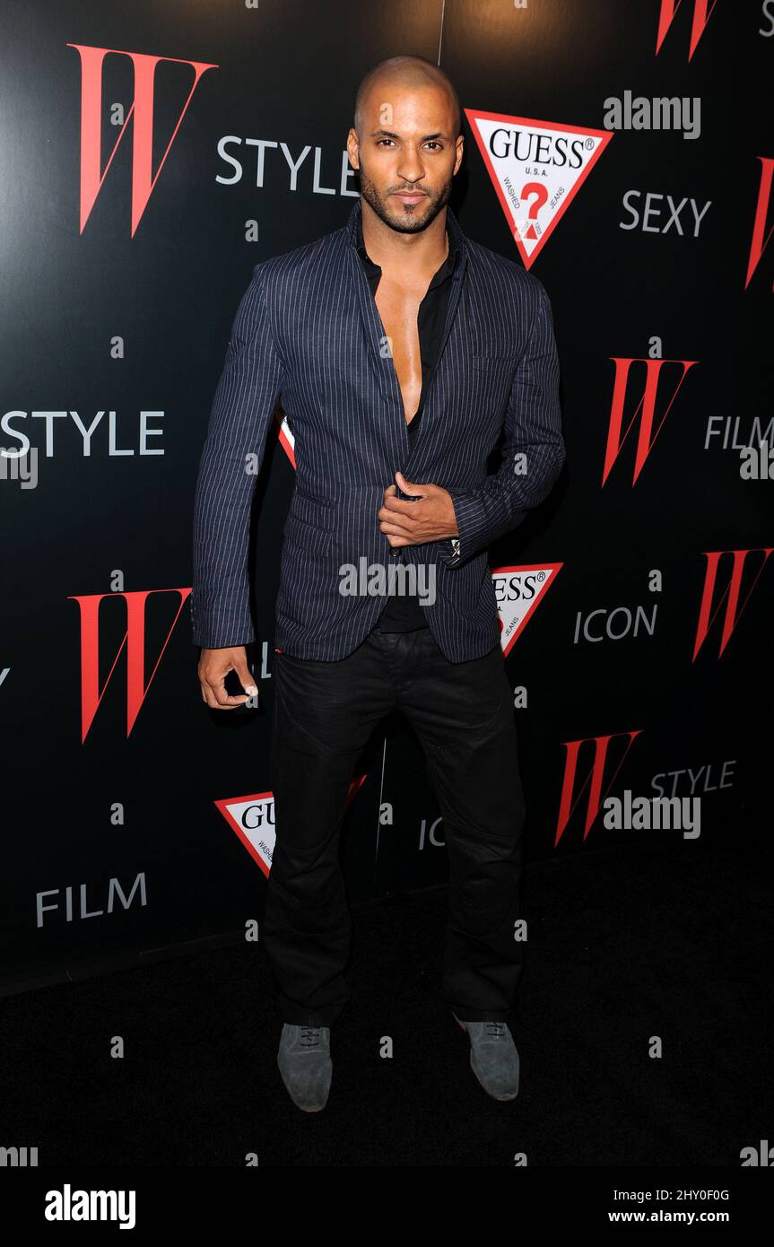 Ricky Whittle partecipa alla "W and Guess" di West Hollywood, California, per celebrare i 30 anni di moda e film. Foto Stock