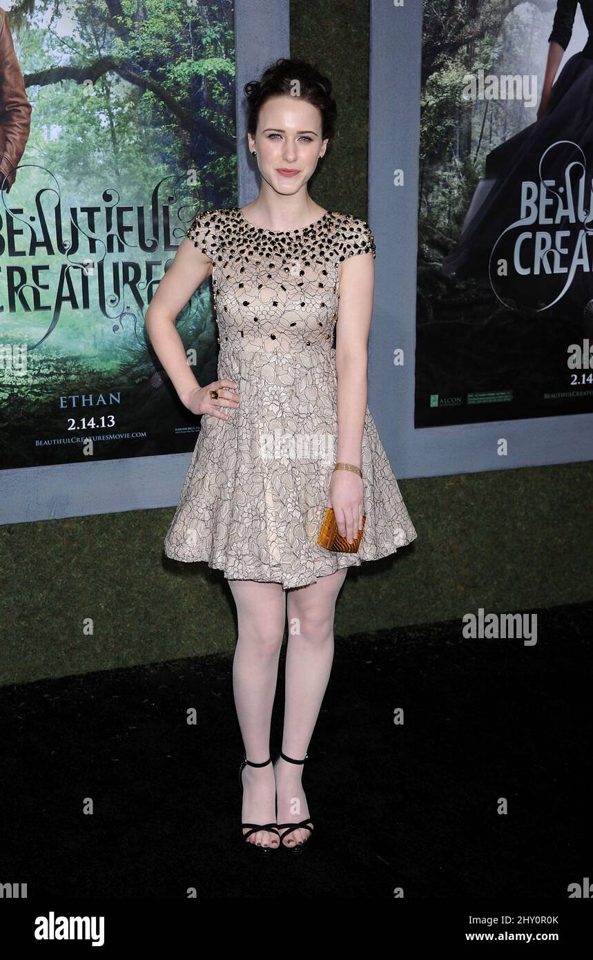 Rachel Brosnahan partecipa alla prima delle belle creature a Hollywood, California. Foto Stock