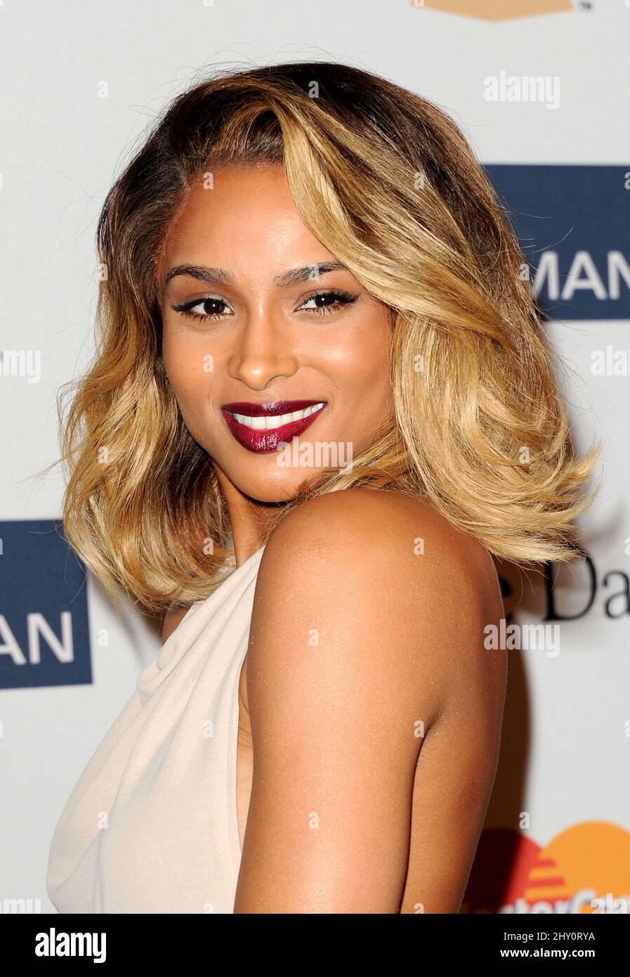 Ciara partecipa al Clive Davis Pre-Grammy Gala 2013 che si tiene al Beverly Hilton Hotel, USA. Foto Stock