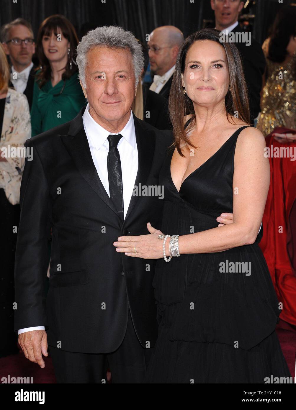 Dustin Hoffman e Lisa Gottsegen partecipano ai 85th Annual Academy Awards che si tengono al Dolby Theatre di Hollywood, CA. Foto Stock