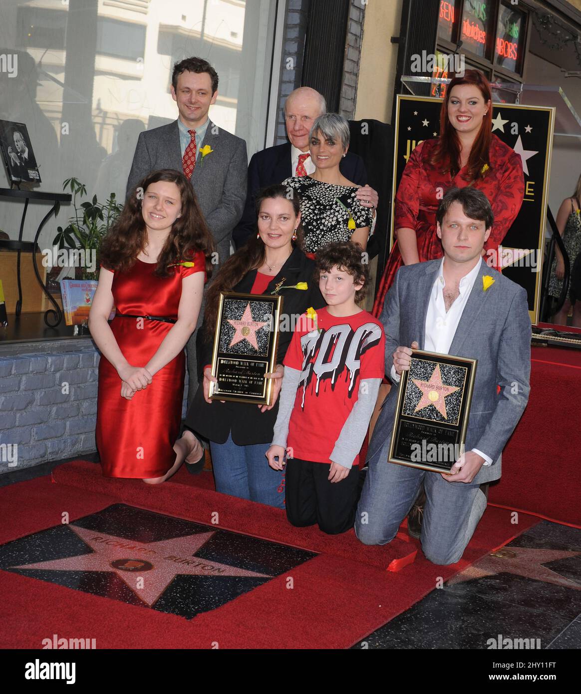 Michael Sheen, David Rowe-Beddoe, Charlotte Ritchie, Maria Burton, Morgan Ritchie nella foto di Richard Burton è onorato di una stella sulla Hollywood Walk of Fame Foto Stock