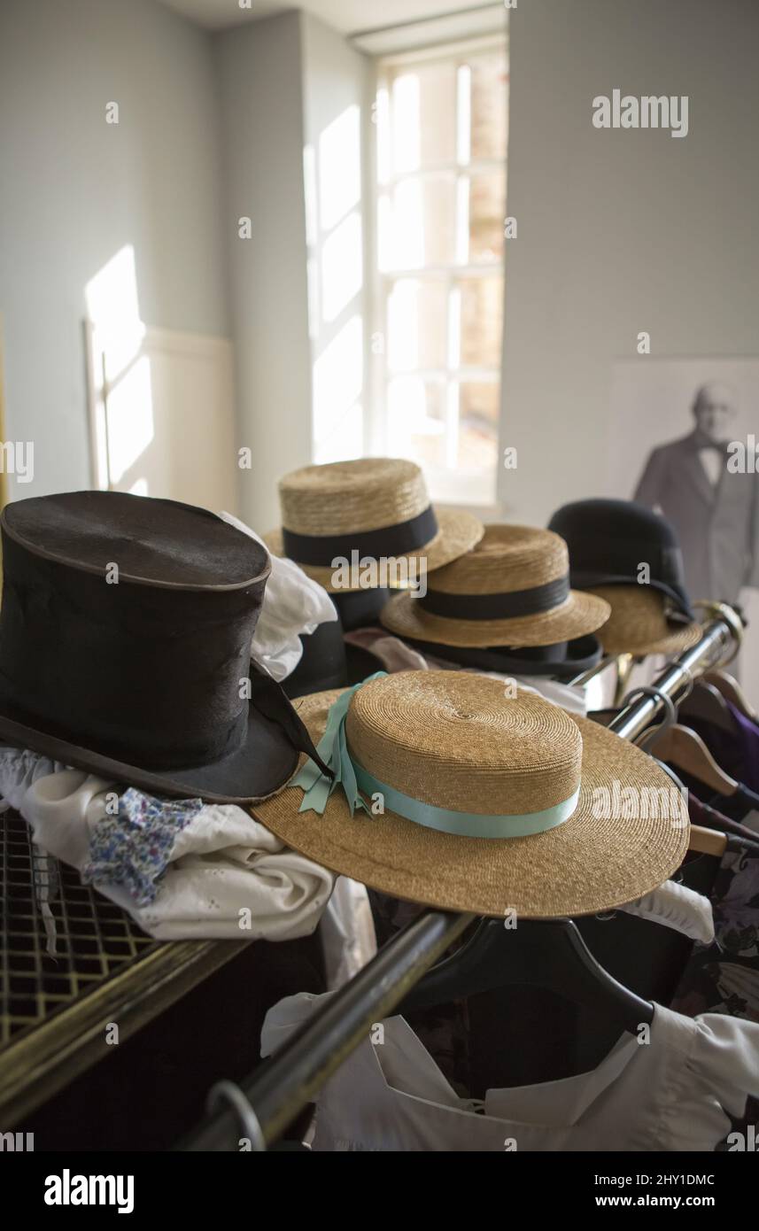 Cappello Di Paglia Per Adulti In Colori Assortiti - 55 Cm Per 3,90