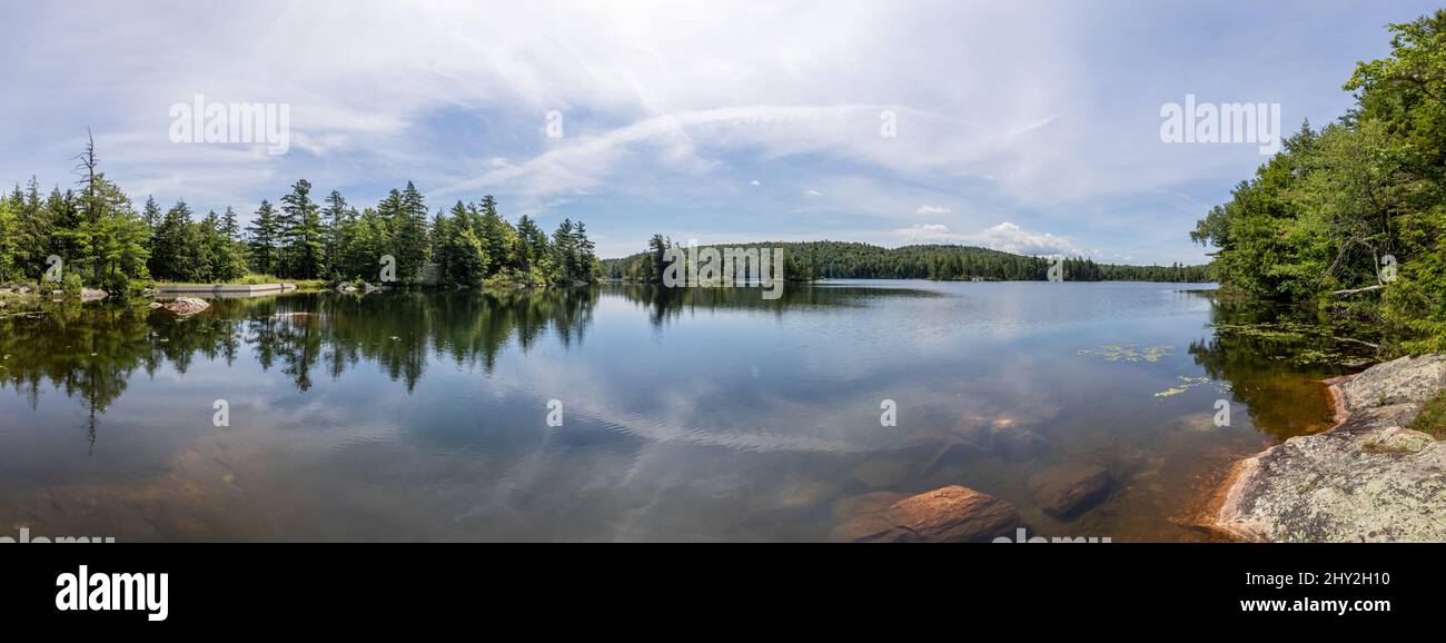 Splendida vista sul paesaggio di Smith Pond, New Hampshire, Stati Uniti Foto Stock