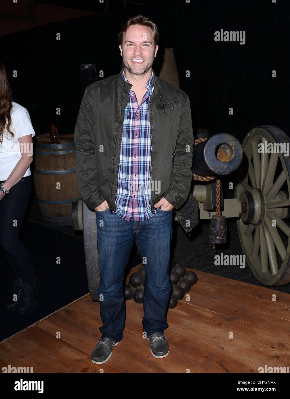 Scott Porter partecipa all'Assassin's Creed IV: Black Flag Launch Party presso Greystone Manor a Los Angeles, California. Foto Stock