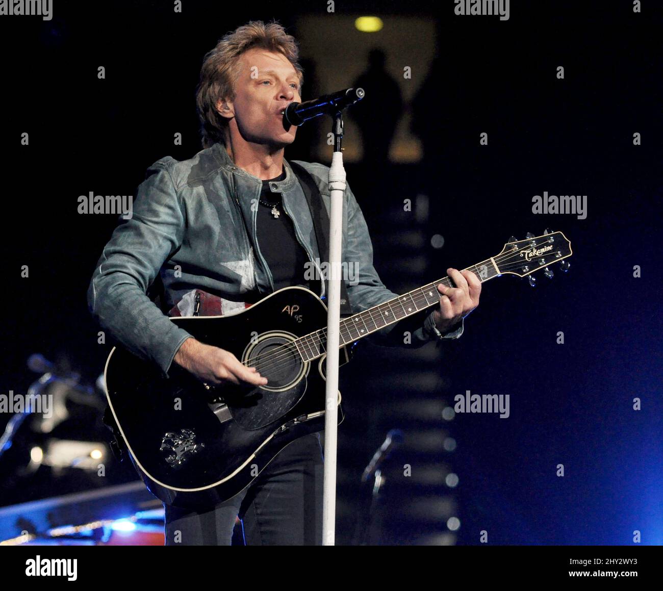 Bon Jovi si esibisce durante il suo tour "perché possiamo" alla PNC Arena Foto Stock