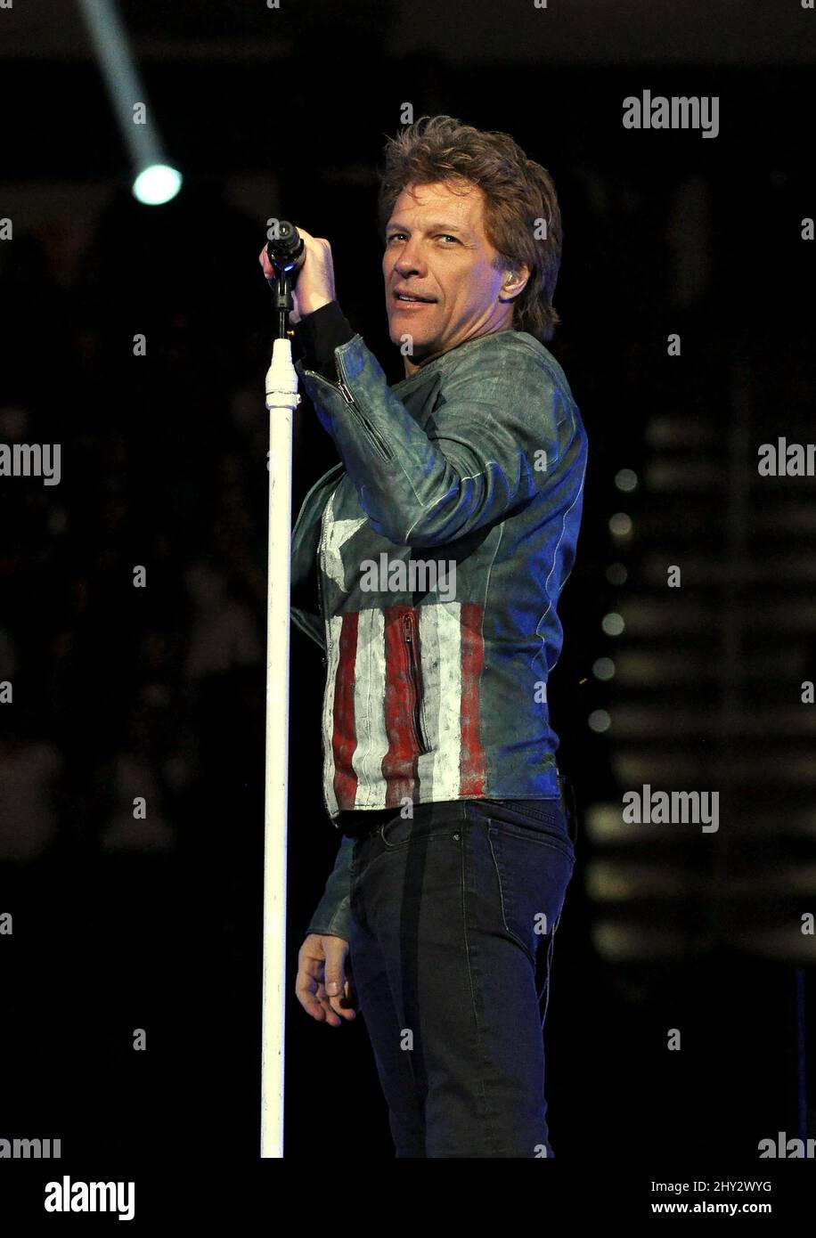 Bon Jovi si esibisce durante il suo tour "perché possiamo" alla PNC Arena Foto Stock