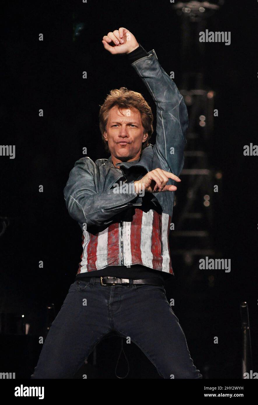 Bon Jovi si esibisce durante il suo tour "perché possiamo" alla PNC Arena Foto Stock
