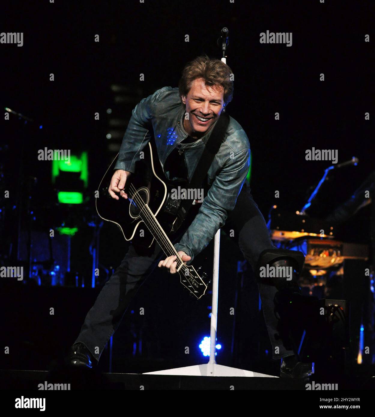 Bon Jovi si esibisce durante il suo tour "perché possiamo" alla PNC Arena Foto Stock