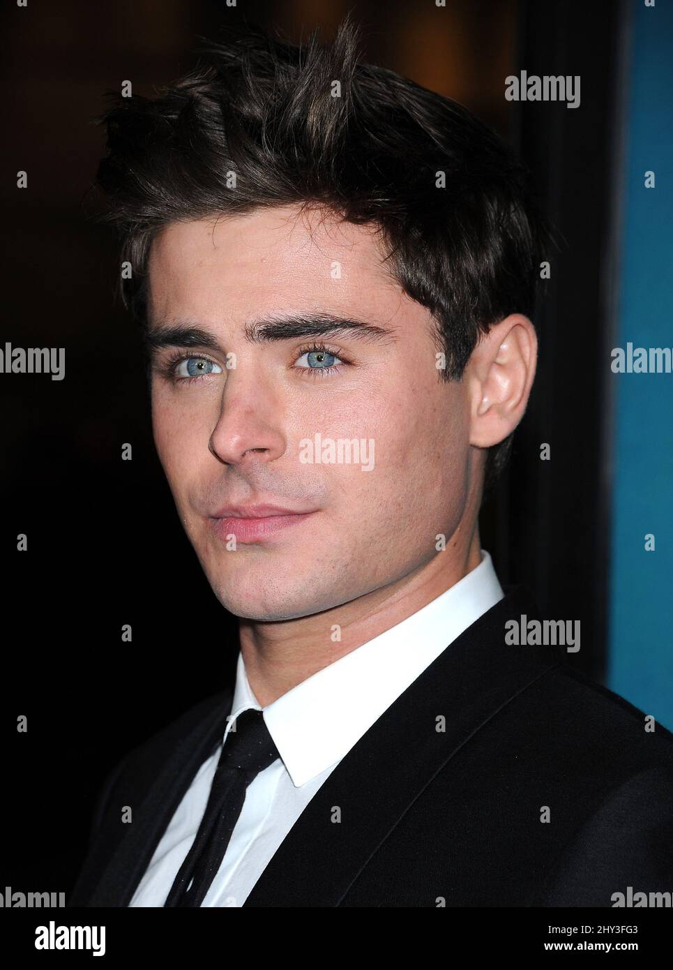 Zac Efron alla prima per 'quel momento imbarazzante' tenuta al Regal Cinemas di Los Angeles Foto Stock