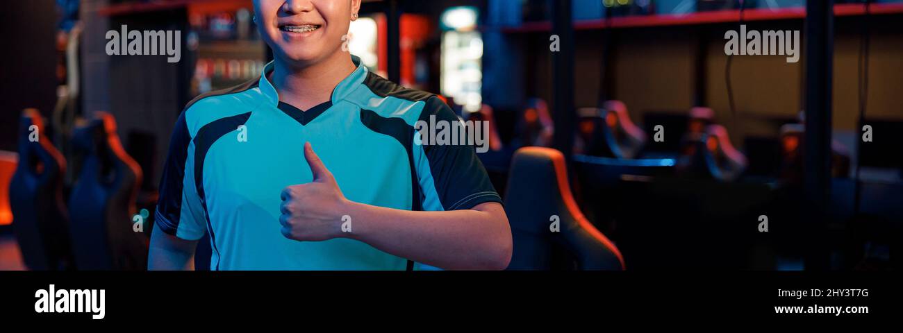 ESport gamer ben giocato nel torneo al cyber club Foto Stock