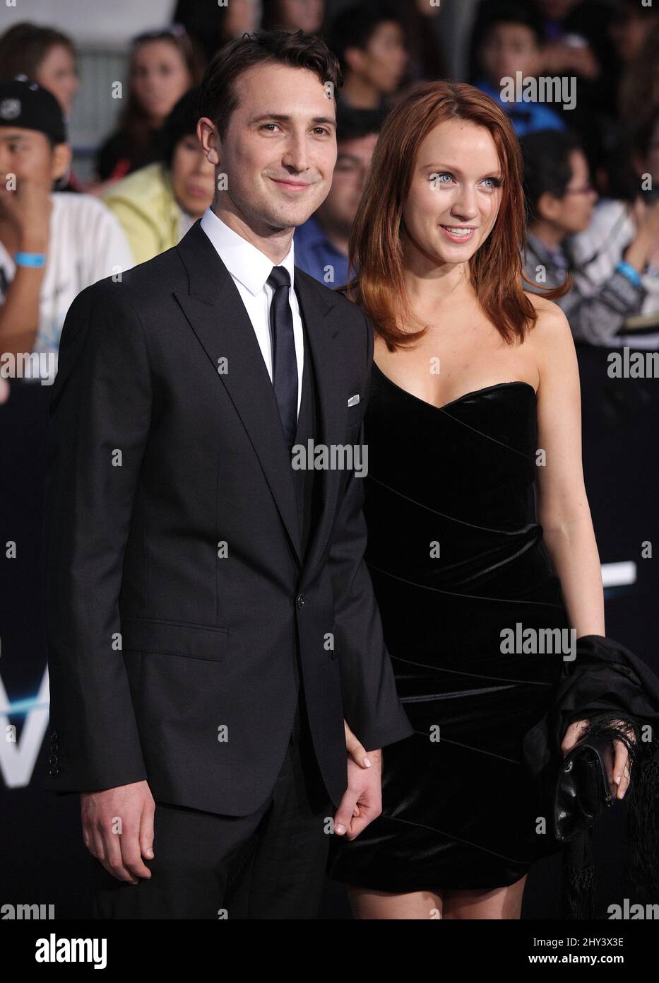 Ben Lloyd-Hughes & Emily Berrington frequentando la 'Devergent' Premiere a Los Angeles Foto Stock