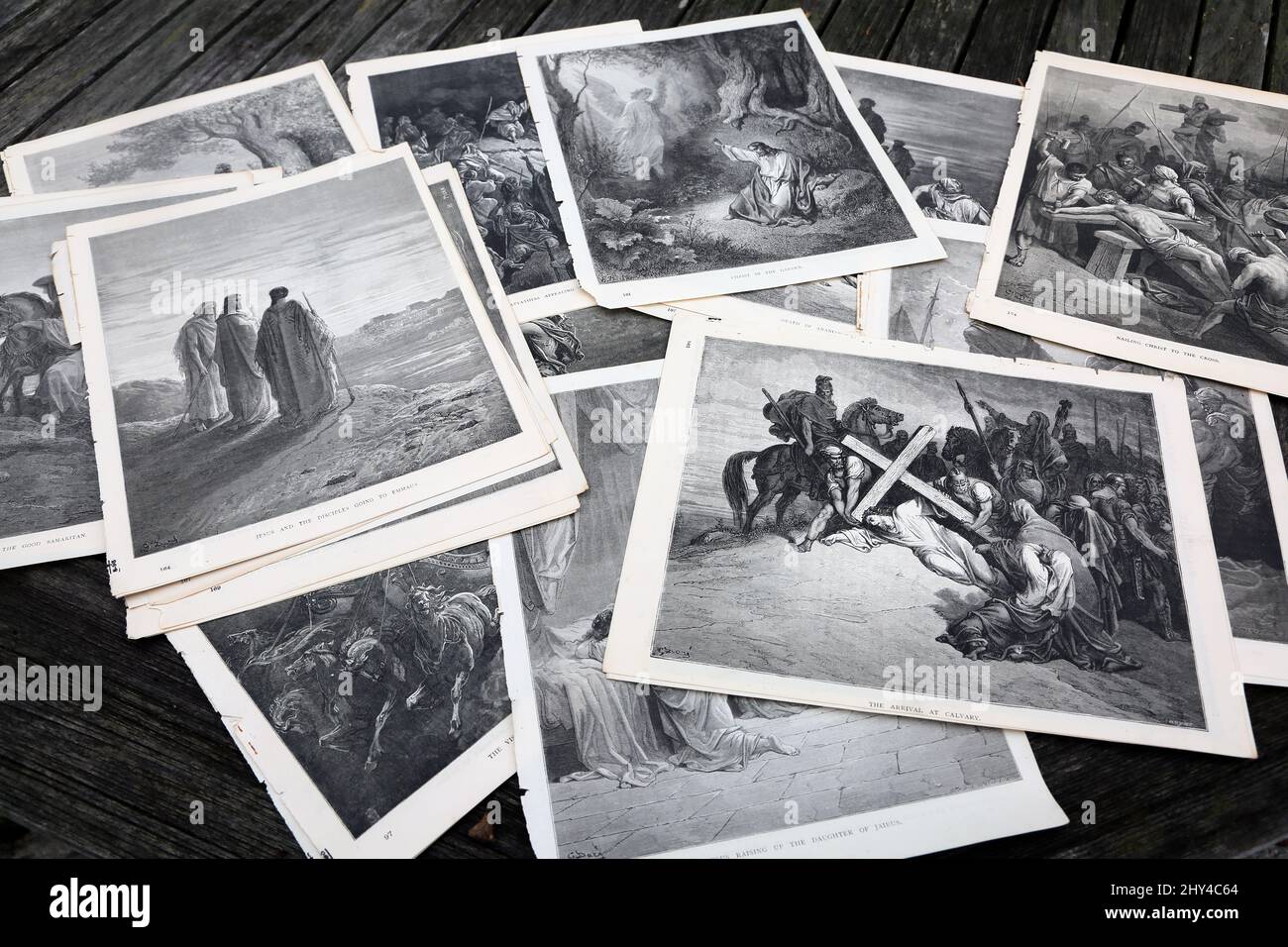 Raccolta di pagine da una Bibbia con illustrazioni di storie bibliche di Gustave dore Foto Stock