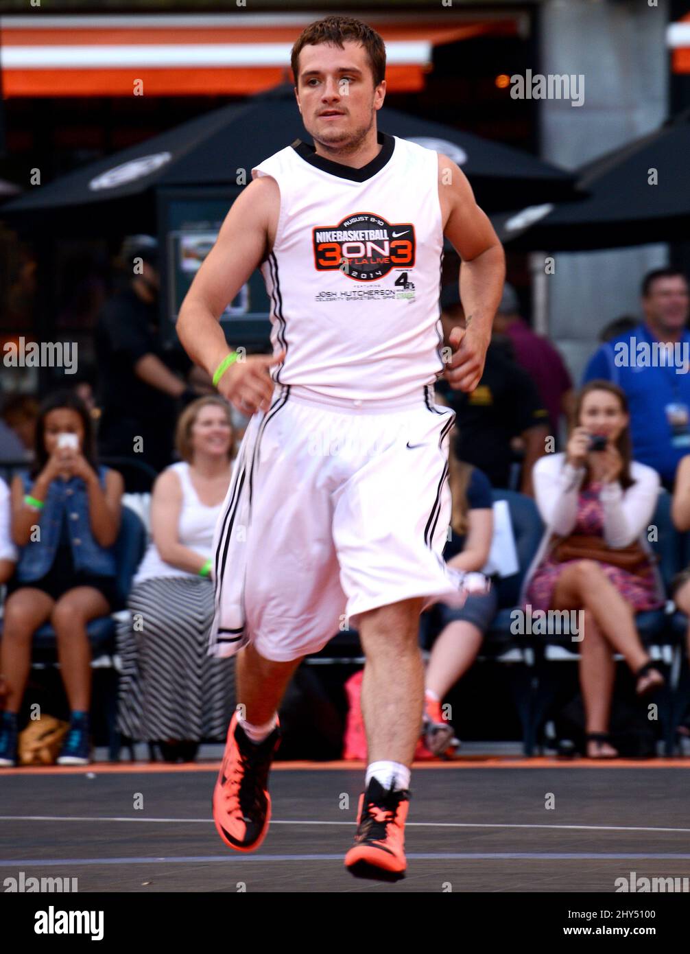 Josh Hutcherson partecipa al 3rd annuale Josh Hutcherson Celebrity Basketball Game beneficiando diritto ma non stretto tenuto al Nokia Plaza a Los Angeles, California. Foto Stock