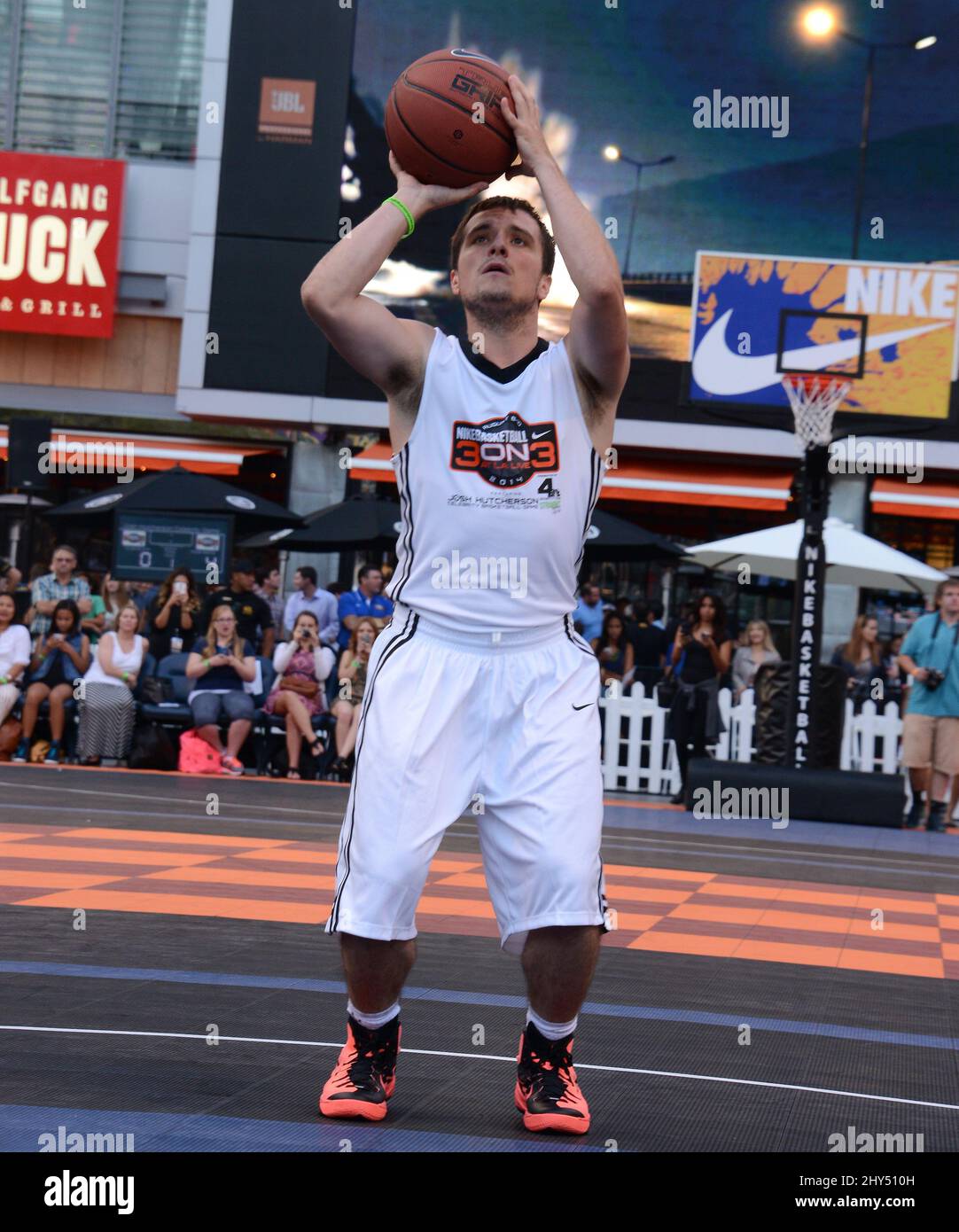 Josh Hutcherson partecipa al 3rd annuale Josh Hutcherson Celebrity Basketball Game beneficiando diritto ma non stretto tenuto al Nokia Plaza a Los Angeles, California. Foto Stock