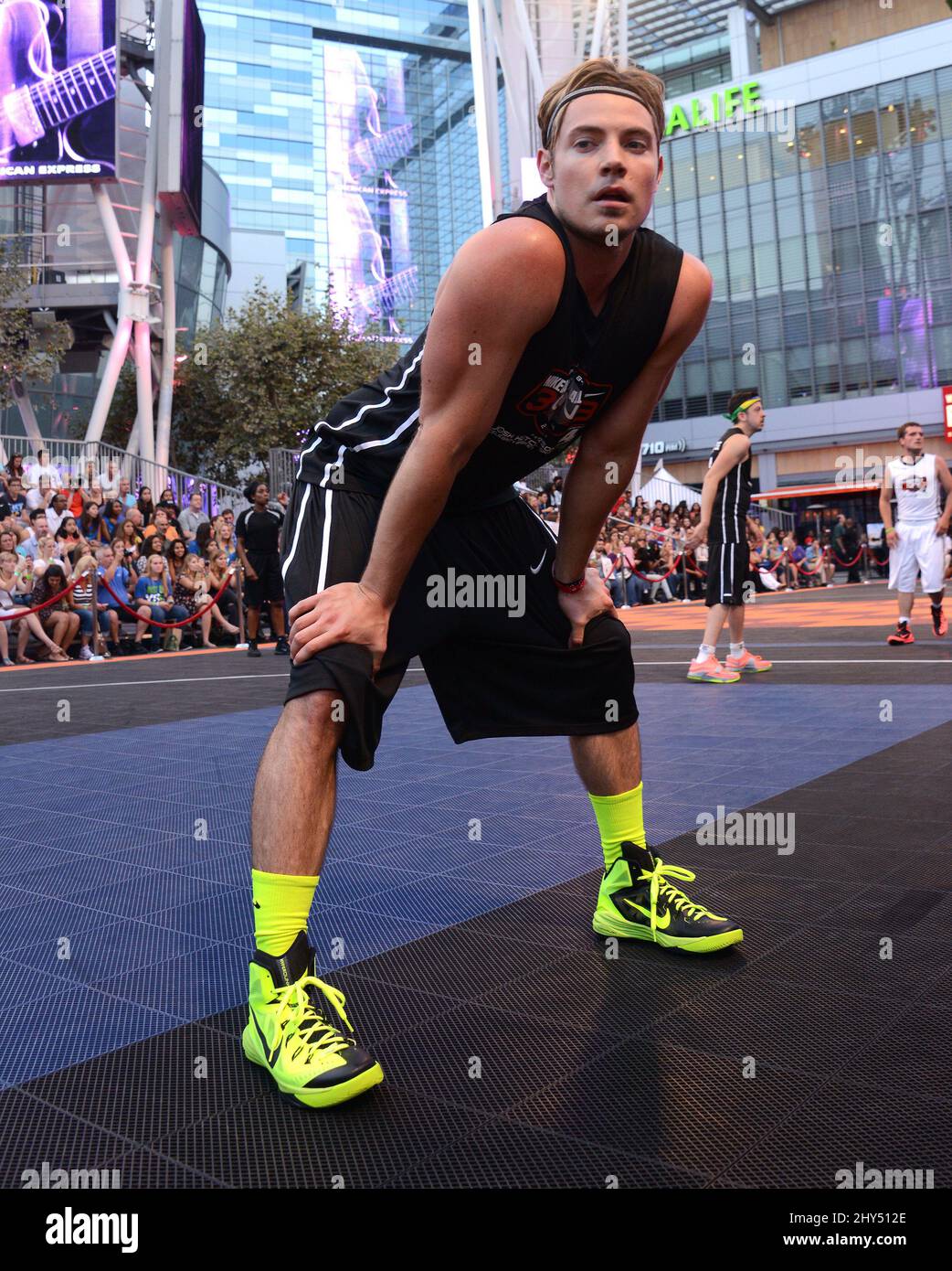 Josh Henderson partecipa al 3rd annuale Josh Hutcherson Celebrity Basketball Game beneficiando diritto ma non stretto tenuto al Nokia Plaza a Los Angeles, California. Foto Stock