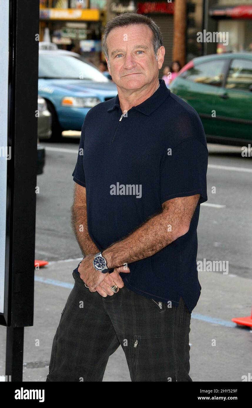 FOTO DELL'ARCHIVIO: Robin Williams muore all'età di 63 anni. Robin Williams alla prima di 'Happy Feet'. (Los Angeles, California) Foto Stock