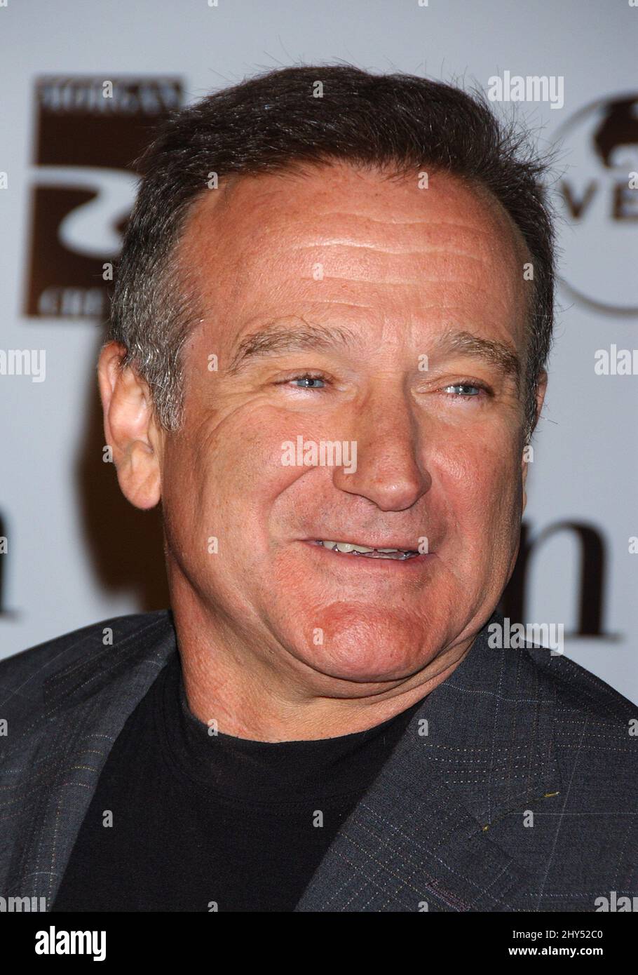 FOTO DELL'ARCHIVIO: Robin Williams muore all'età di 63 anni. 4 ottobre 2006 Hollywood, CA. Robin Williams "Man of the Year", prima assoluta del mondo, al Grauman's Chinese Theatre Foto Stock