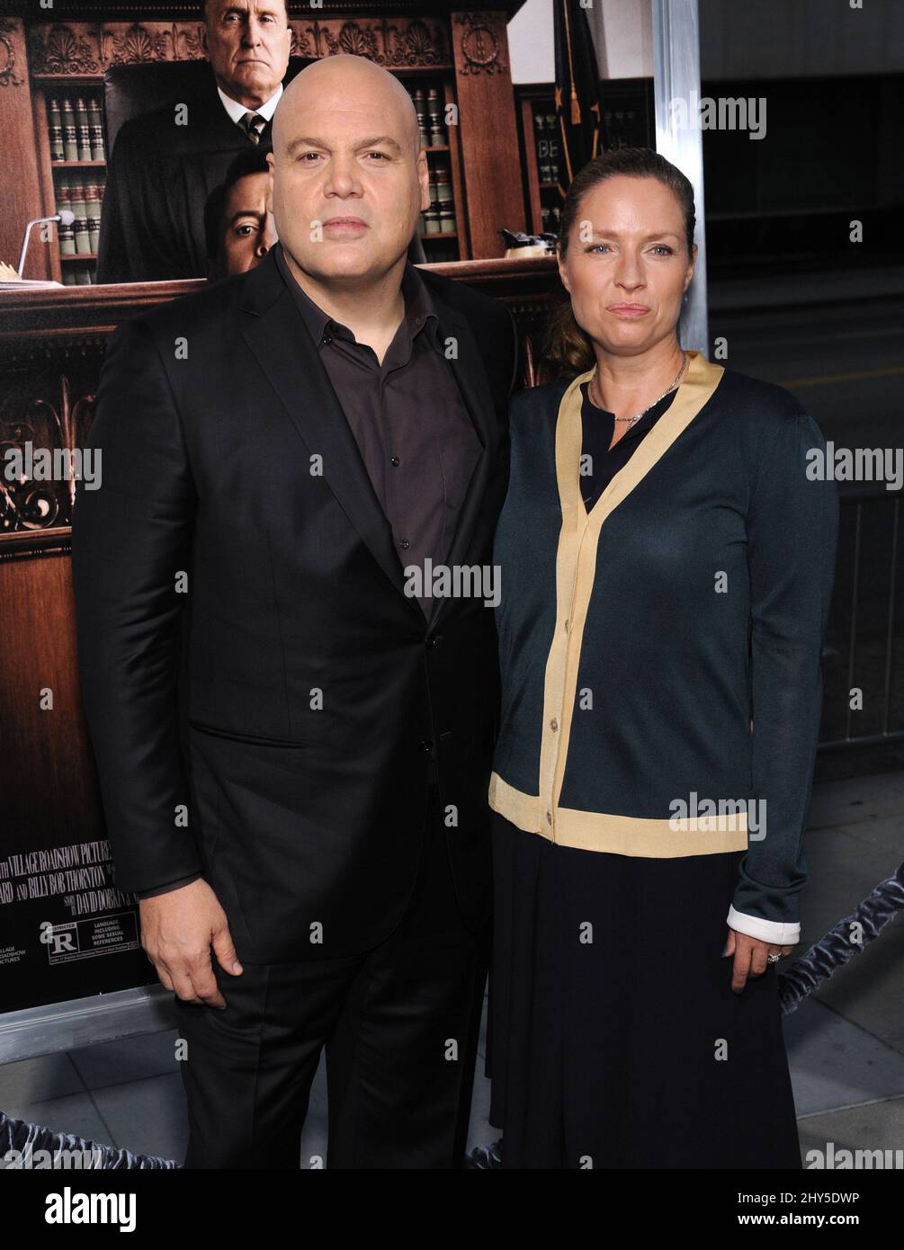 Vincent D'Onofrio e Carin van der Donk frequentano il 'Giudice' Los Angeles Premiere all'Academy of Motion Pictures, Beverly Hills, CA, 1 ottobre 2014. Foto Stock