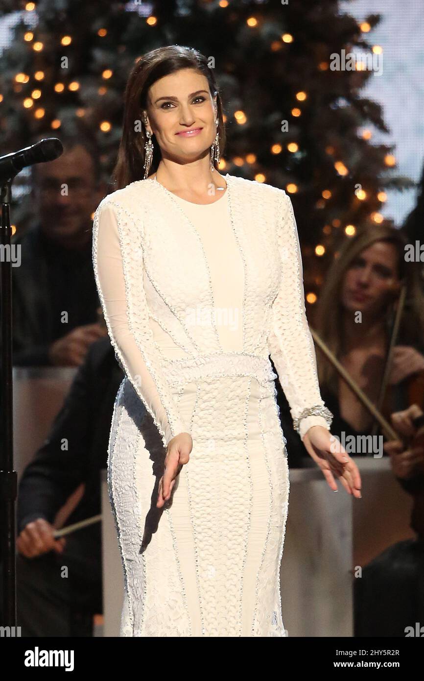 Idina Menzel CMA Country Christmas si tiene presso la Bridgestone Arena Foto Stock