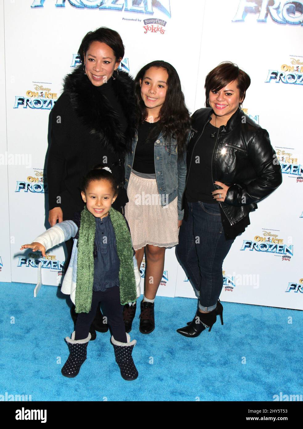 Selenis Leyva durante Disney on Ice presenta Frozen al Barclays Center martedì 11 novembre 2014, a New York. Foto Stock