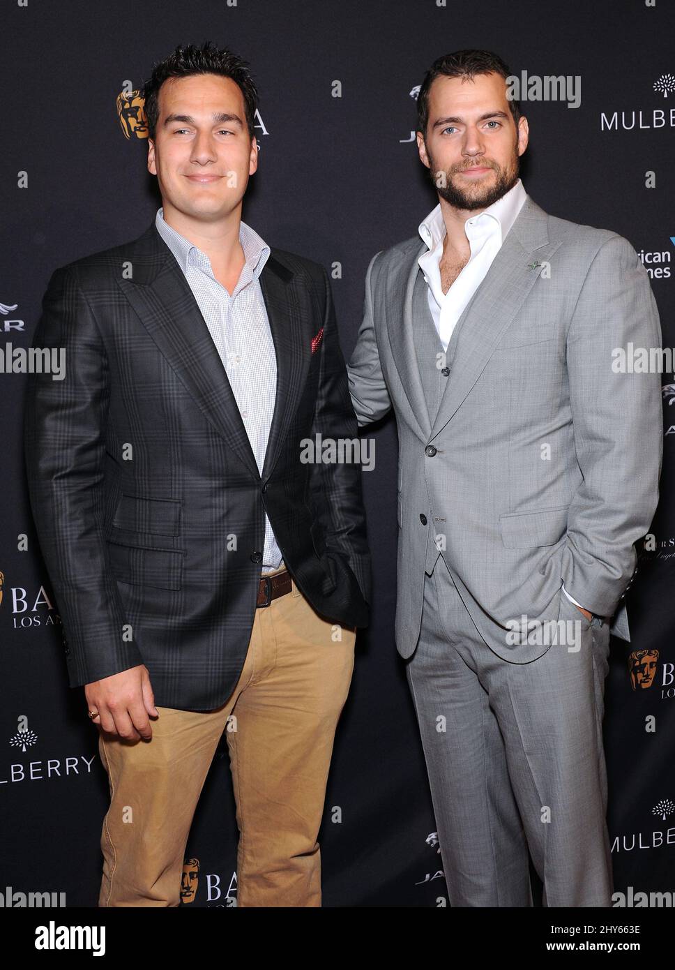 Henry Cavill e Charlie Cavill arrivano per il BAFTA Los Angeles Tea Party al Four Seasons di Los Angeles. Foto Stock