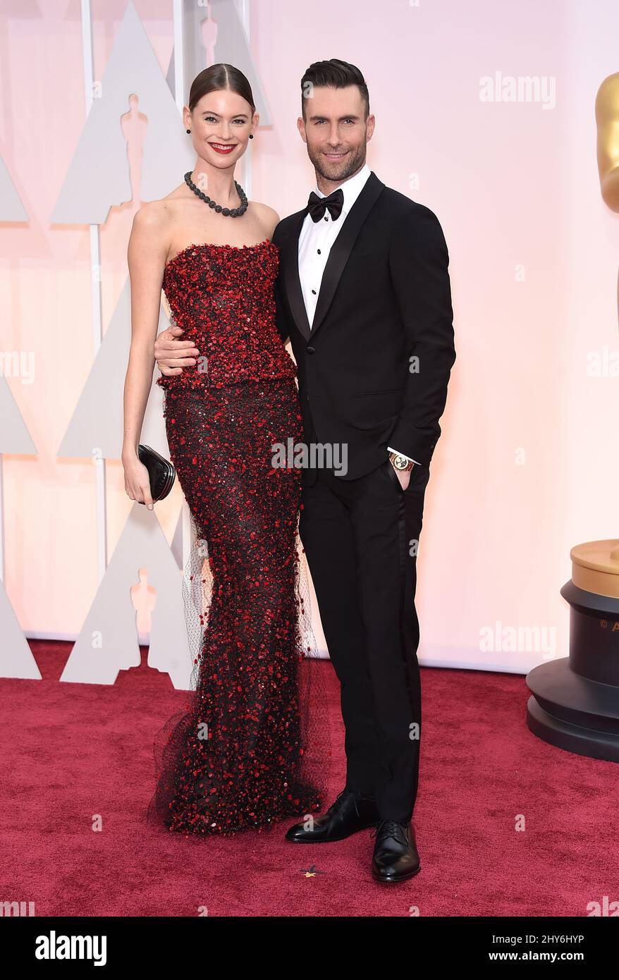 Adam Levine e Behati Prinsloo partecipano ai premi annuali 87th dell'Accademia tenuti al Dolby Theatre di Los Angeles, USA. Foto Stock